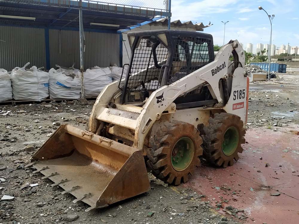 Aluguel de bobcat em Barueri da Terraplenagem Farias