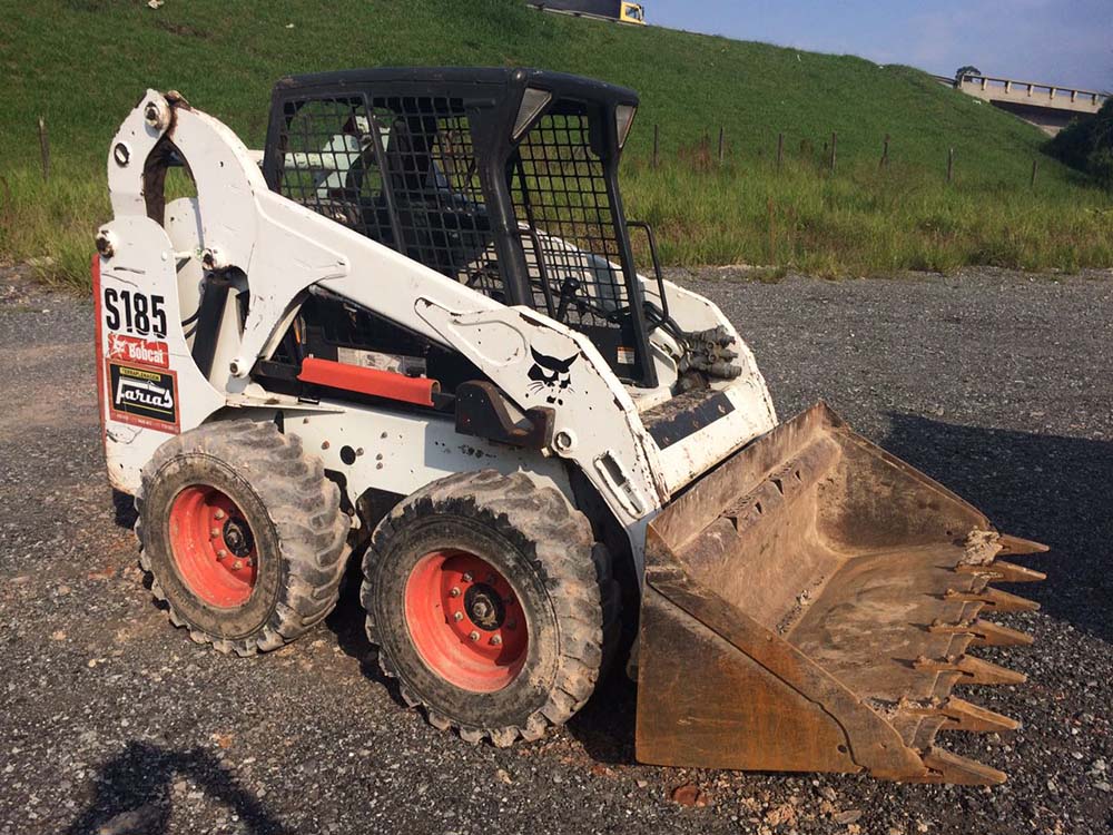 Aluguel de bobcat em Barueri da Terraplenagem Farias