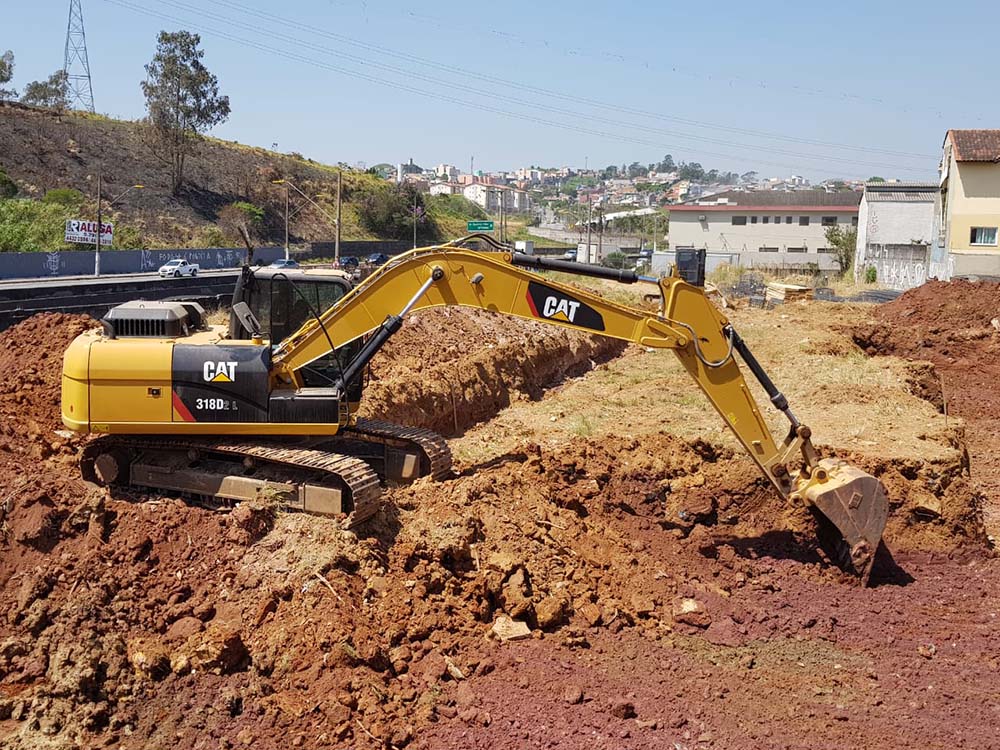 Aluguel de escavadeira em Barueri da Terraplenagem Farias
