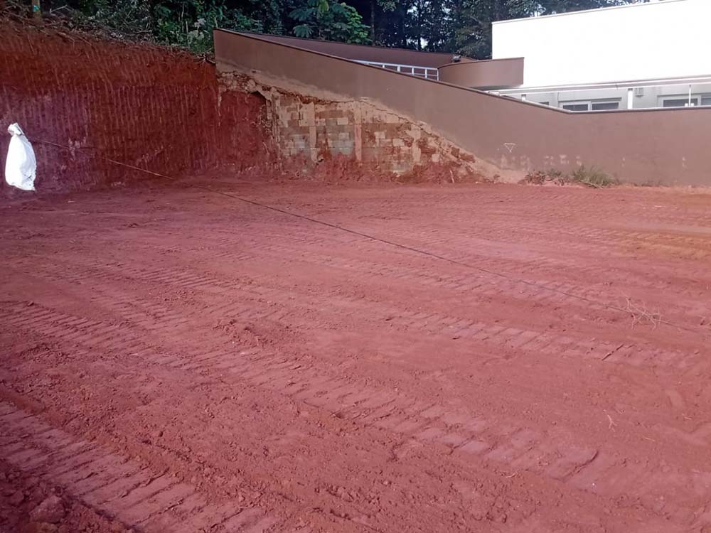 Empresa de terraplenagem em Cotia da Terraplenagem Farias