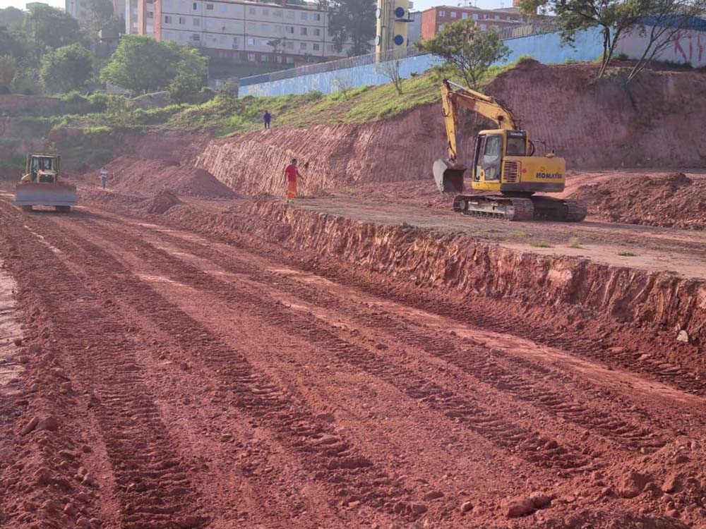 Empresa de terraplenagem em Cotia da Terraplenagem Farias